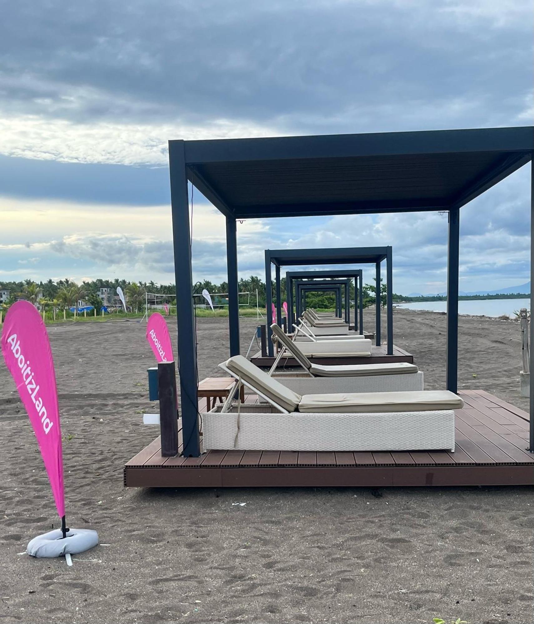 Seafront Residences Vacation Getaway 圣胡安 外观 照片